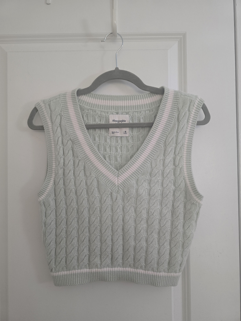 Abercrombie Cable Knit V-Neck Sweater Vest in Pale Mint